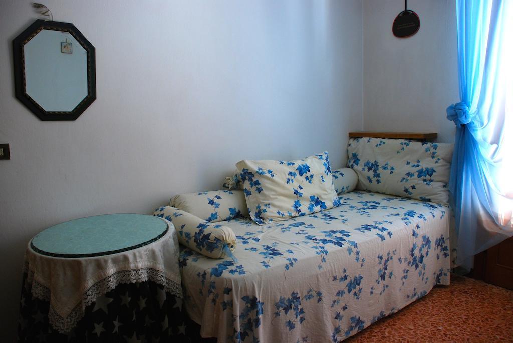 Bed And Breakfast Il Girasole Lamporecchio Oda fotoğraf