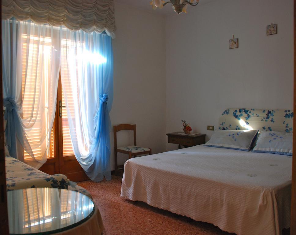 Bed And Breakfast Il Girasole Lamporecchio Oda fotoğraf